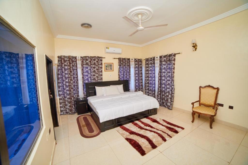 Afranasa Inn Tema Bagian luar foto